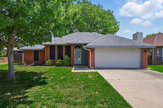 Building Photo - 1200 Oak Valley