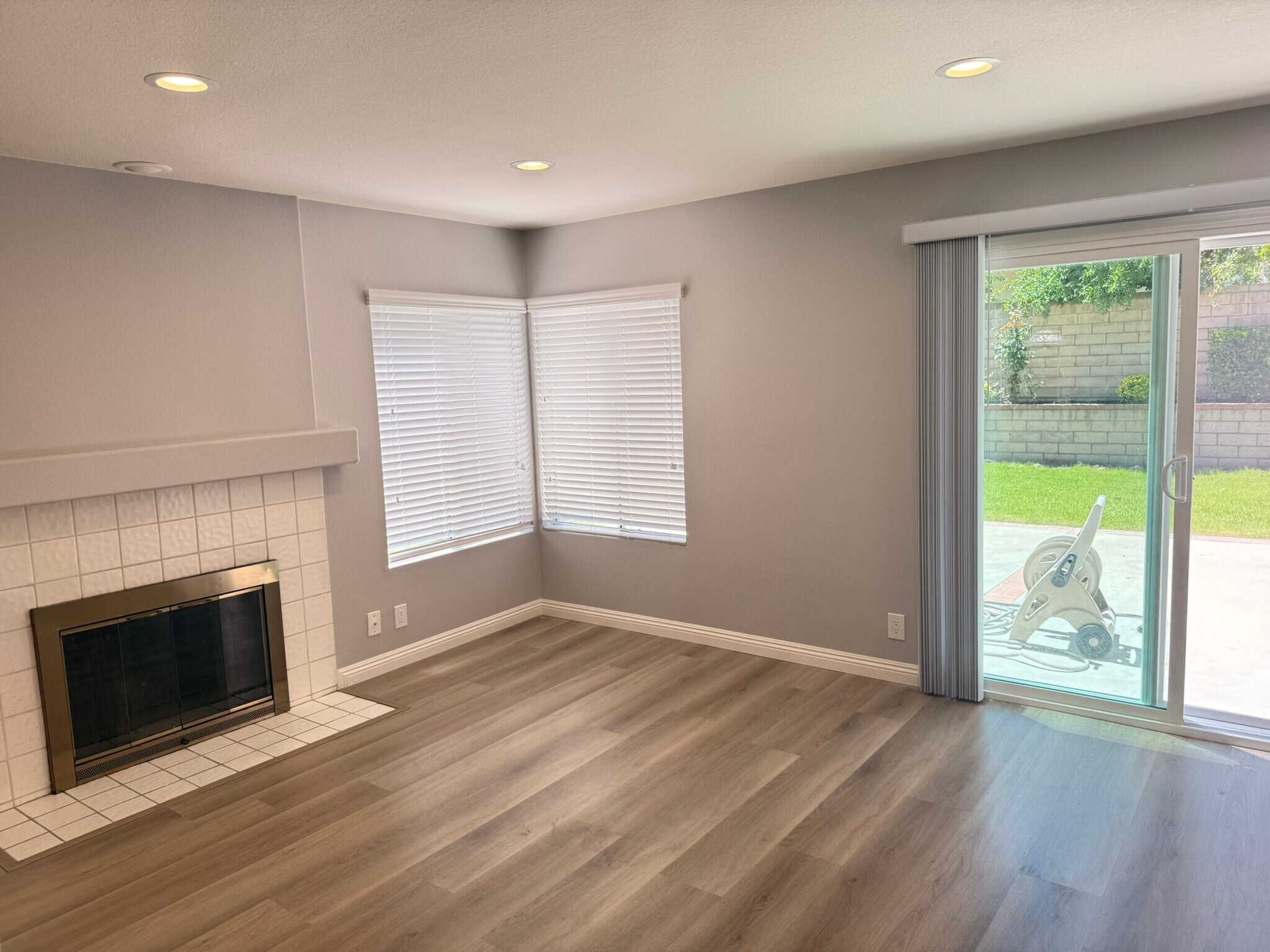 Building Photo - 2137 Wild Flower Ln