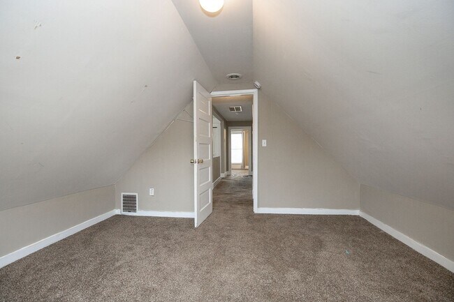 Building Photo - 1432 W 110th St