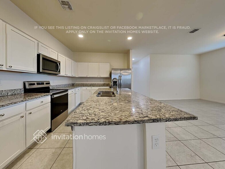 Building Photo - 35562 W Santa Clara Ave