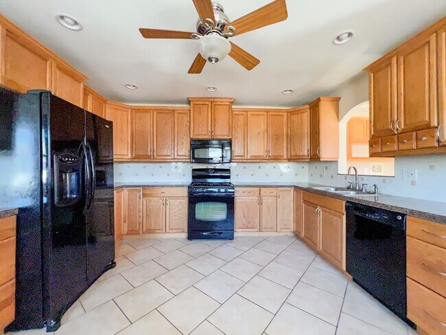 Building Photo - A Beautiful 2 Bedroom Home with Office and 2 Bonus Room