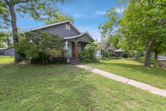 Building Photo - 4805 Avenue F
