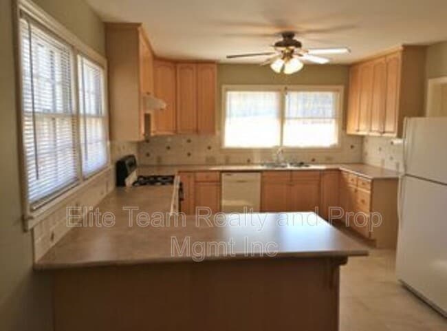 Building Photo - 513 Webster Pl