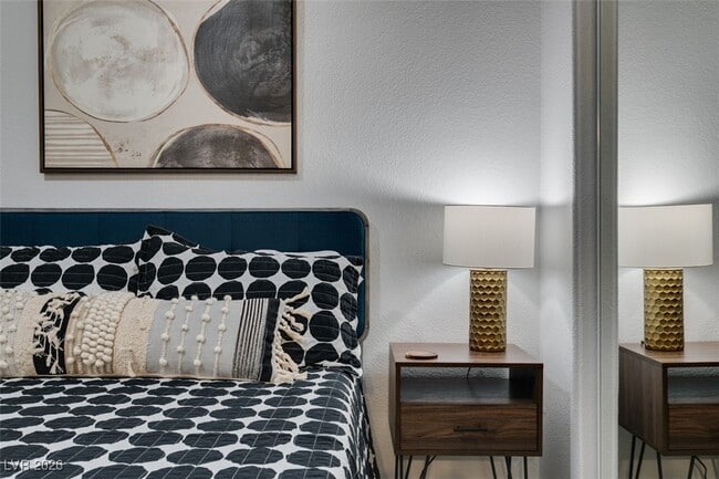 Building Photo - 75 N Valle Verde Dr