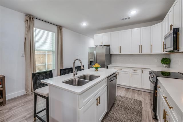 Building Photo - 2325 Budd St