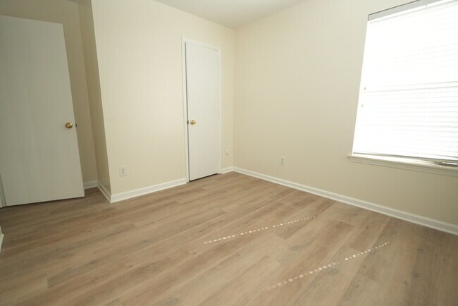 Building Photo - Newly renovated home in South Charlotte!