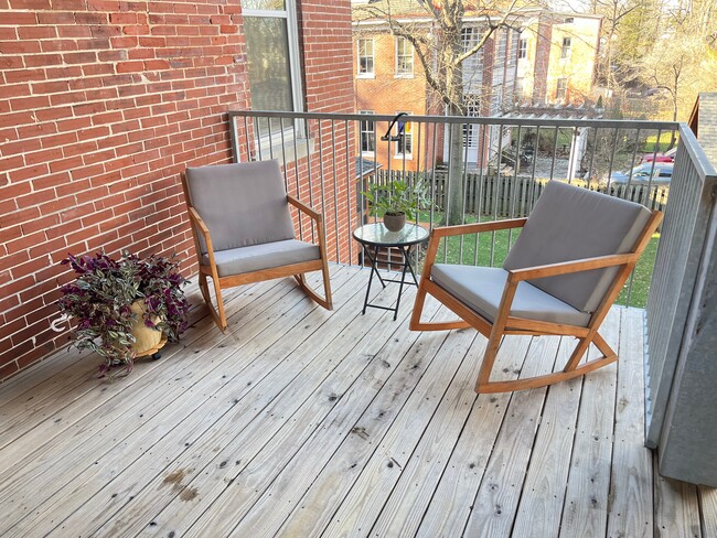 Shared deck with host - 441 W Second St