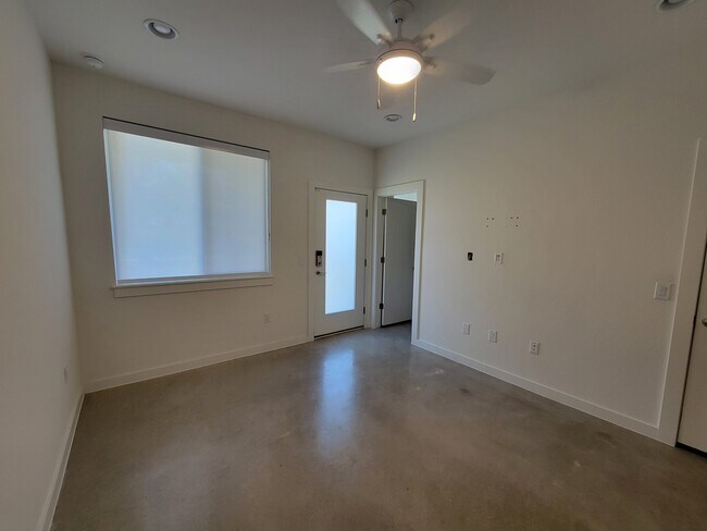 Building Photo - 102 Tendick St