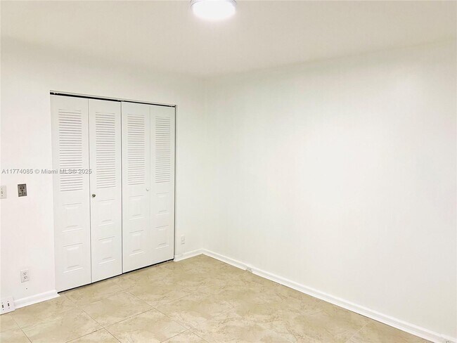 Building Photo - 13455 SW 9th Ct