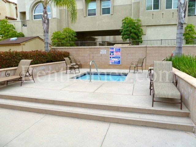 Building Photo - 568 Almond Rd