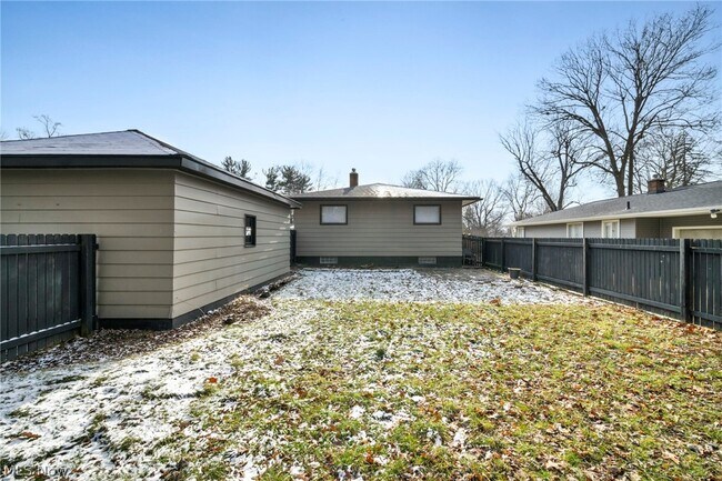 Building Photo - 1171 Jason Ave