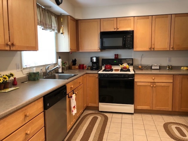 Primary Photo - 86 Chapel St