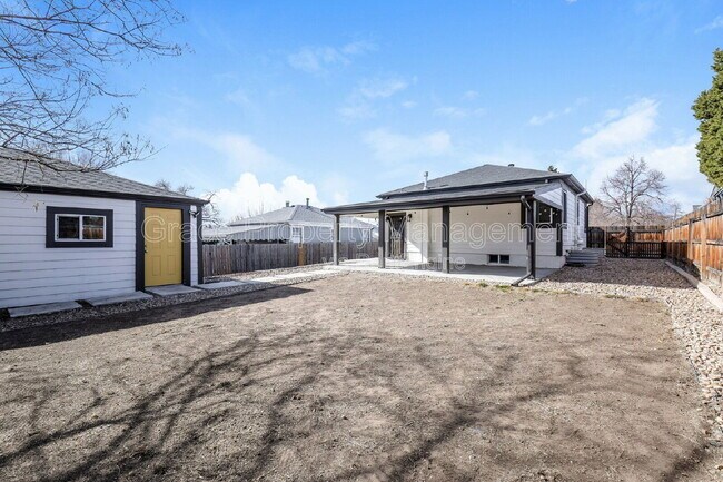 Building Photo - 322 N Raleigh St