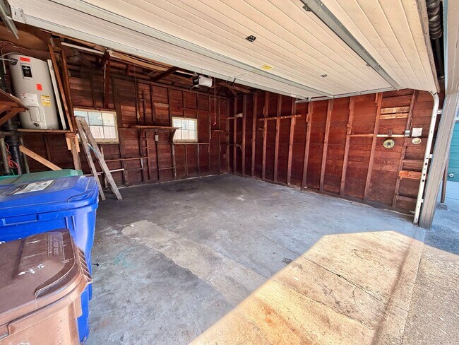Building Photo - 1517 N Russet St