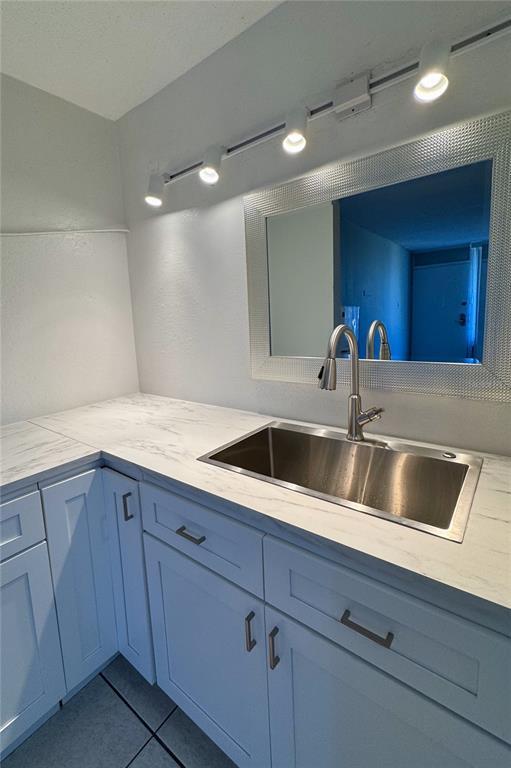 Building Photo - 7900 S Orange Blossom Trail