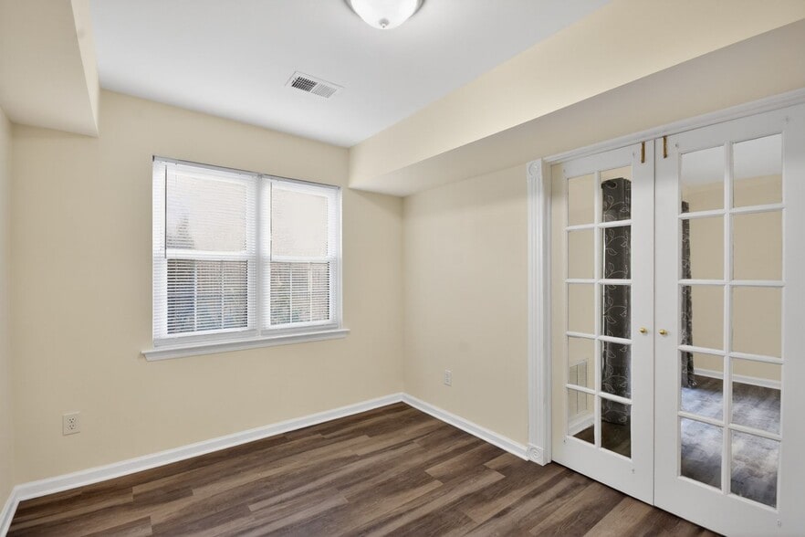 Building Photo - 111 Keystone Ct