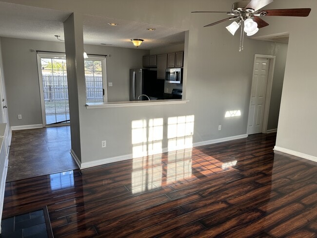 Building Photo - 113 Byrum Run