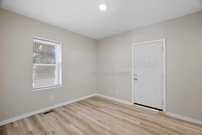 Building Photo - 3140 Magnolia Ave