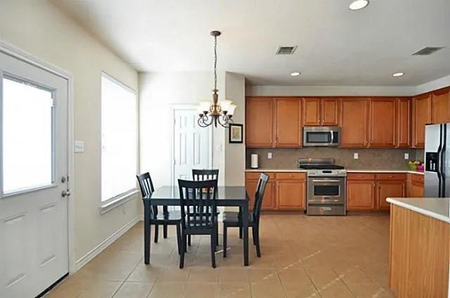 Building Photo - 2800 Cameron Bay Dr