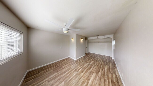Building Photo - 5BD/2BA, Easy Walk to Campus!! (Lease out,...
