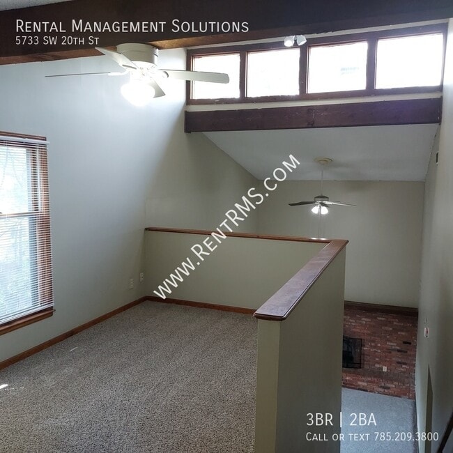 Building Photo - 5733 SW 20th St