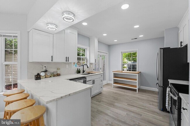 Building Photo - 6117 Blue Whale Ct
