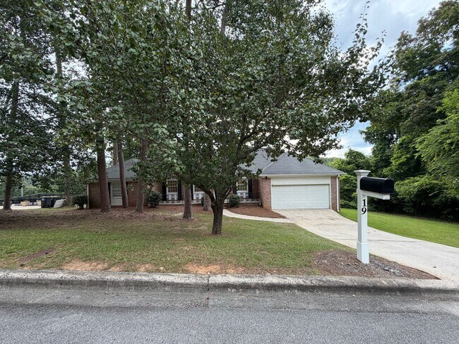 Building Photo - 19 Briarcliff Rd