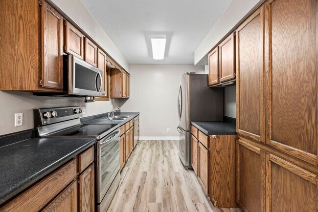 Building Photo - 10510 E Shady Ln