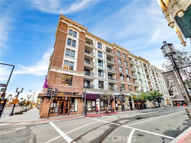 Building Photo - 305 Caruso Ave