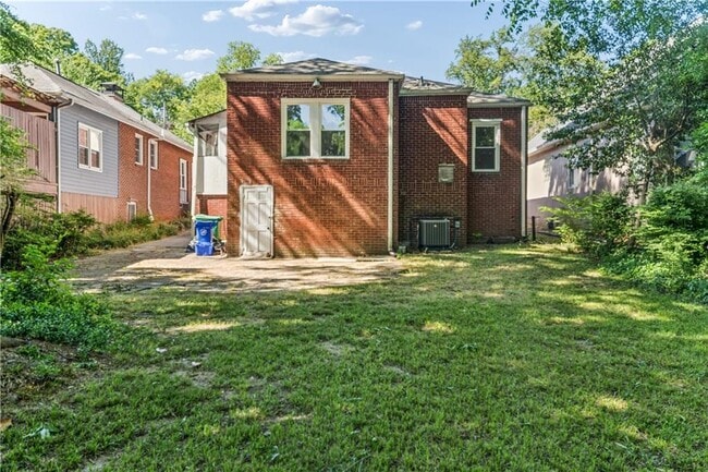 Building Photo - 1213 Cameron Ct NE