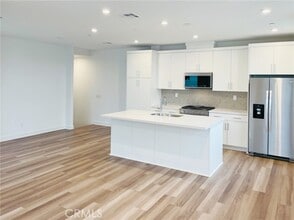 Building Photo - 1618 W Cara Dr