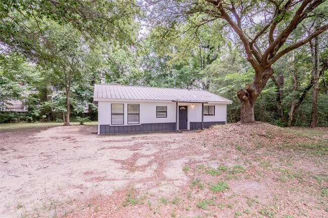 Building Photo - 3141 Old Houston Rd