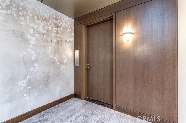 Building Photo - 900 W Olympic Blvd