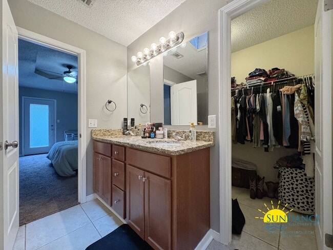 Building Photo - Beautiful 3 Bedroom Home in Fort Walton Beach!