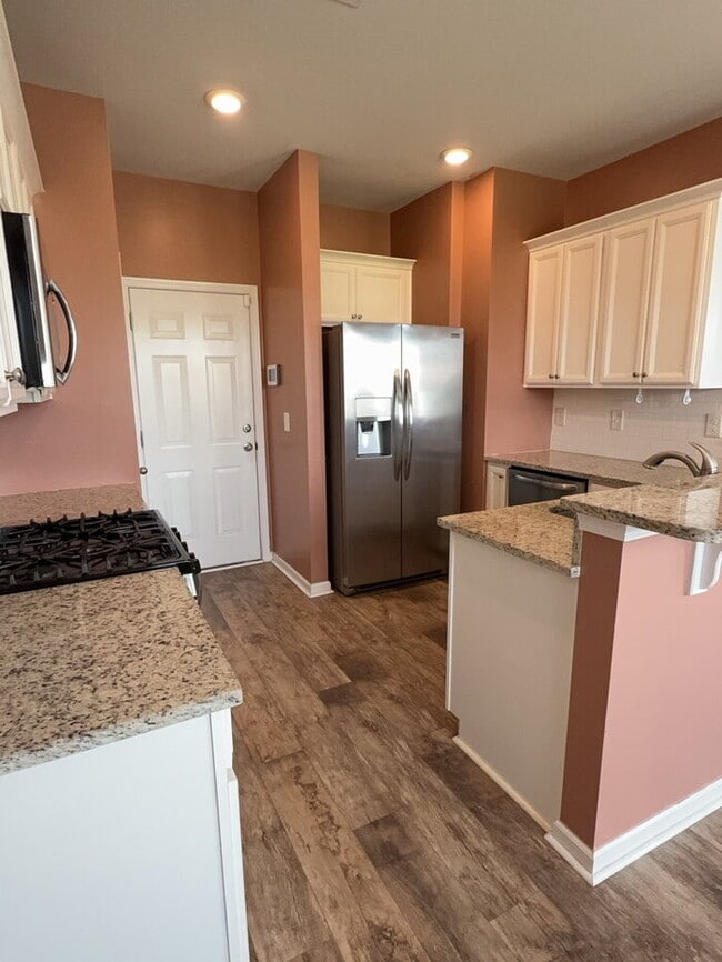 Building Photo - 838 Redbud Ln