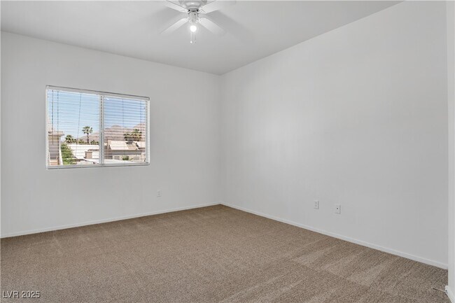 Building Photo - 5650 E Sahara Ave