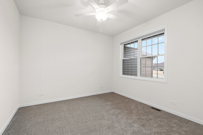 Building Photo - 13 Apollo Ct