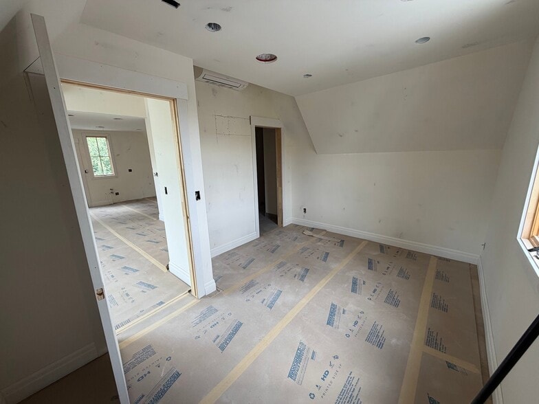 Building Photo - 398 E Watkins Cir