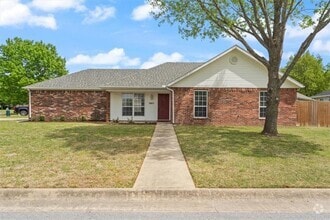 Building Photo - 1662 S Tally Ho Dr