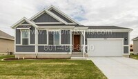Building Photo - NO DEPOSIT option available for qualified ...