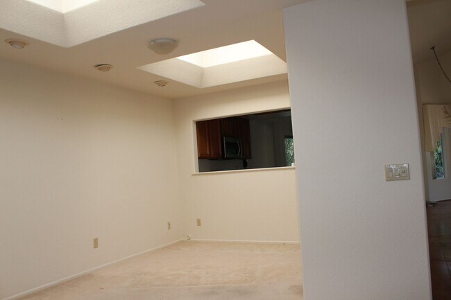 Building Photo - 2bd/2bth Ocean Hills 55+ Single Level home!