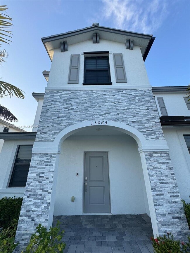 Building Photo - 13265 SW 285th St