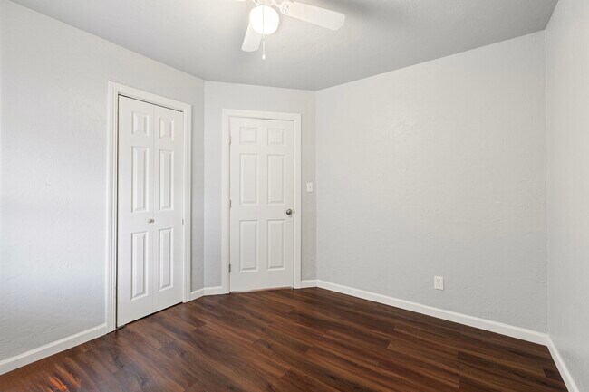 Building Photo - 4012 S Hudson Ave