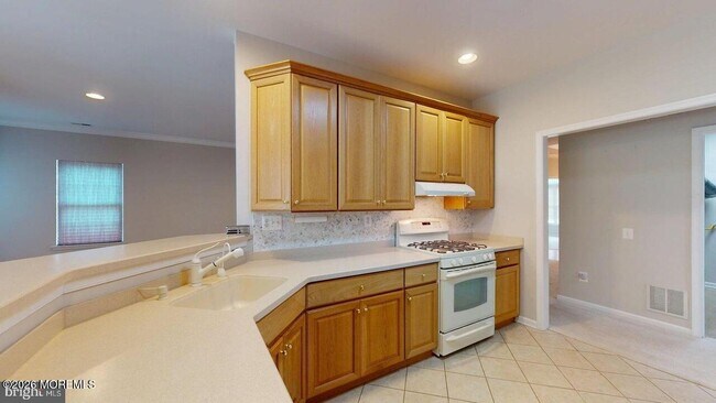 Building Photo - 13 Wedgewood Ct