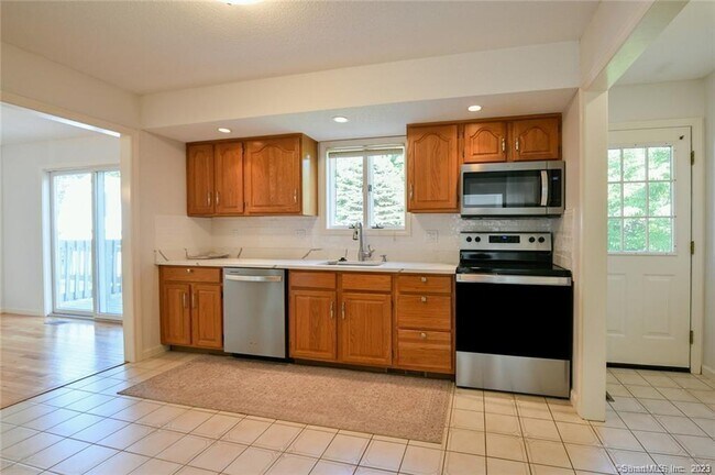 Building Photo - 14 Harold Rd