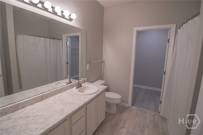 Building Photo - 44 Putters Pl