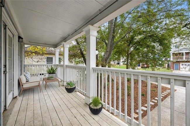 Building Photo - 247 Farrington Ave SE