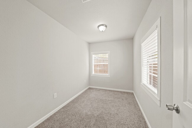 Building Photo - 2106 N Galveston Ave