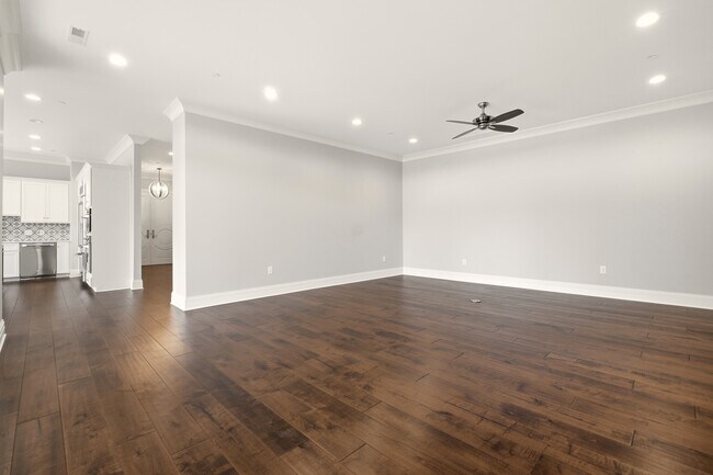 Building Photo - 6600 Seminary Woods Pl