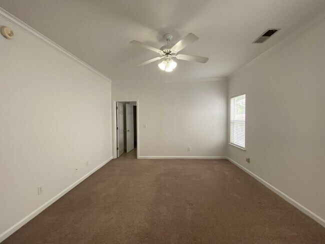 Building Photo - Home for rent in Hoover!!!! Available to V...